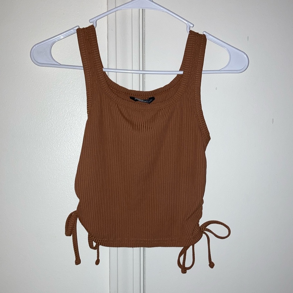 brown side tie tank